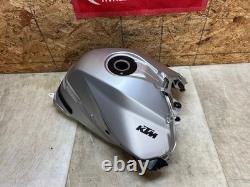 19 20 21 22 23 24 KTM SUPER DUKE 1290 R Réservoir Essence Avant