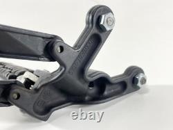 Repose pied avant gauche KTM 990 Super Duke R LC8 07-11 61003038000 d'occasion