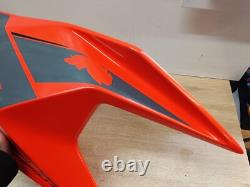 UN FLAN DE CARENAGE DROIT MOTO 61508051000 KTM 1290 Super Duke GT